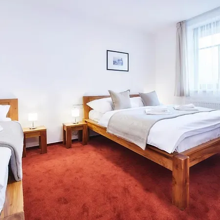 Πανσιόν Al Capone Mnisek 3*