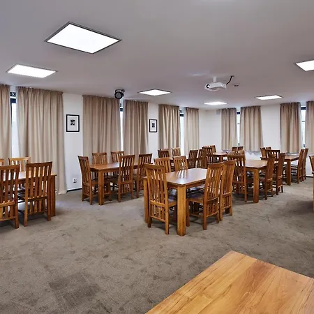 Al Capone Mnisek Πανσιόν 3*