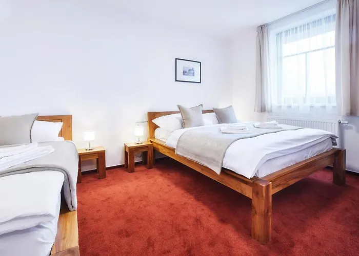 ゲストハウス Al Capone Mnisek 3*